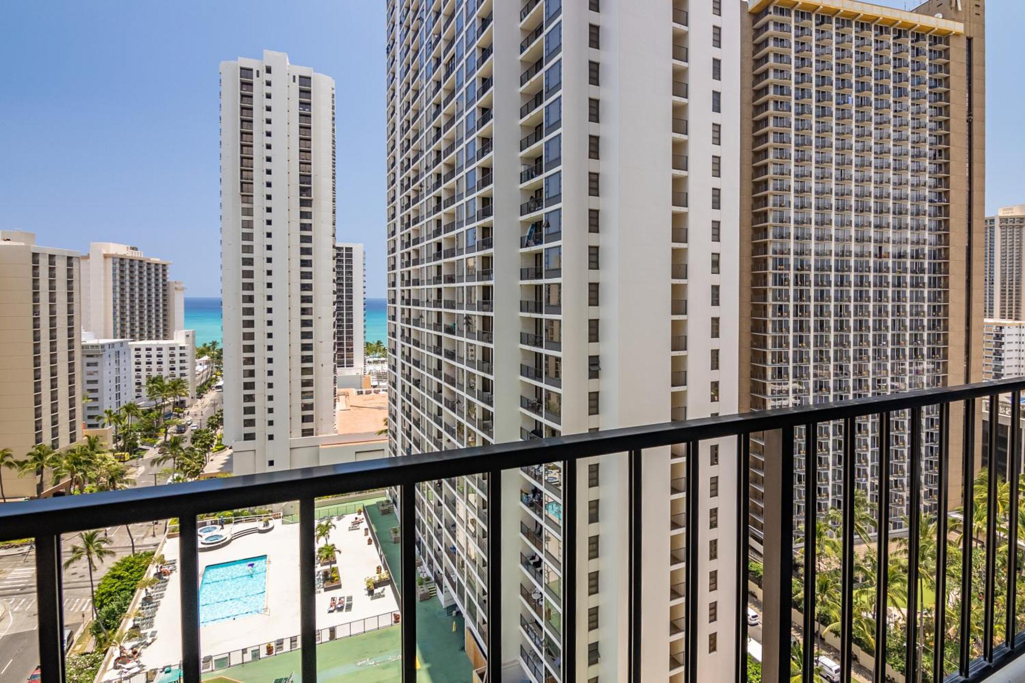 Beautiful 1Br, Steps To Waikiki Beach And Parking 檀香山 外观 照片