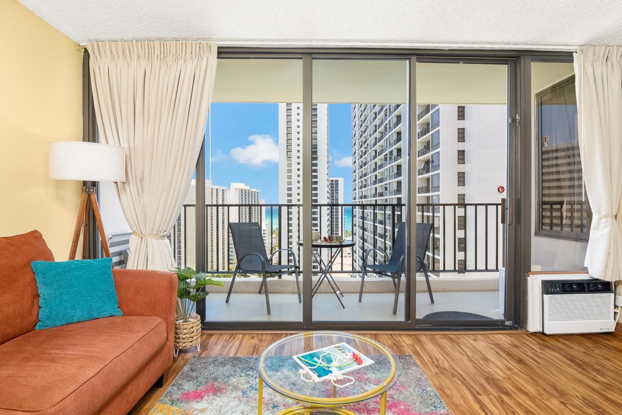 Beautiful 1Br, Steps To Waikiki Beach And Parking 檀香山 外观 照片