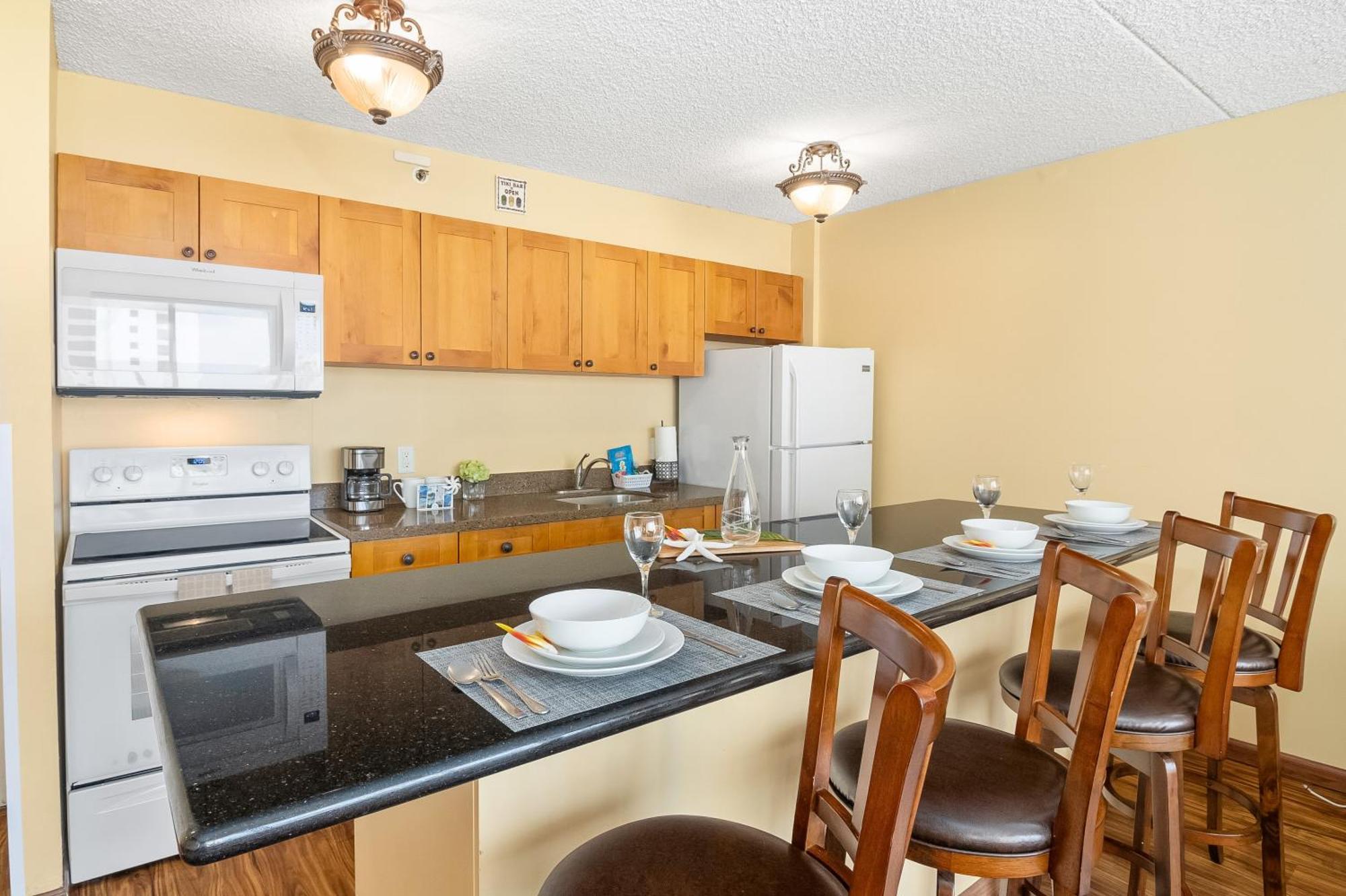 Beautiful 1Br, Steps To Waikiki Beach And Parking 檀香山 外观 照片